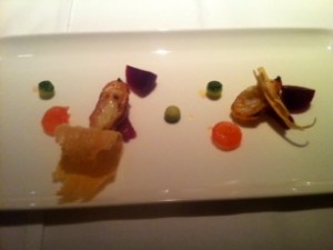 Amuse-Gueule: Buchenrinde mit gratinierter Zimtkartoffel