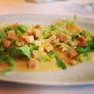 Topfen-Kräuter-Raviol