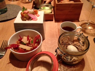 Viererlei Amuse Gueule: u.a. Wachtelei