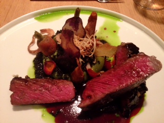 Vierter Gang: Bavette - Bavettesteak, Kartoffelacker, Heumöhren