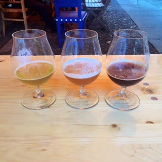 Eetcafé Linda Carrell: von links, Dicke Bertha, Delta 6%, Dark Sister 6,6%